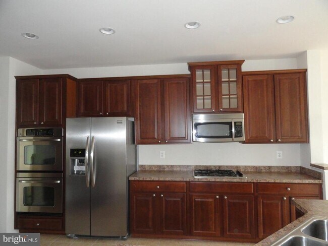 Building Photo - 2711 Lucas Run Way