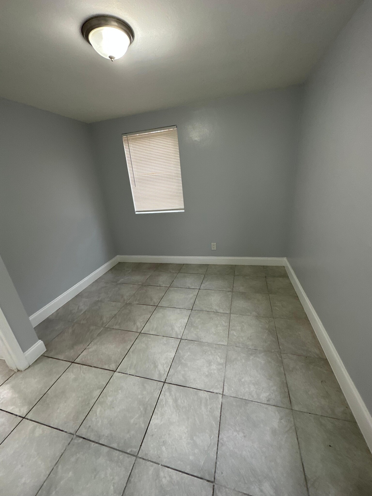 Building Photo - 2004 Palafox St