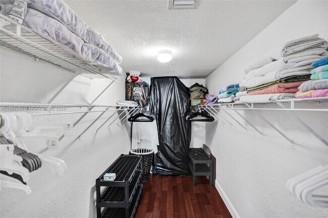 Building Photo - 2501 S Ocean Dr