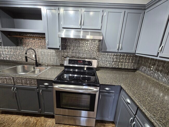 Building Photo - 3570 Sable Palm Ln