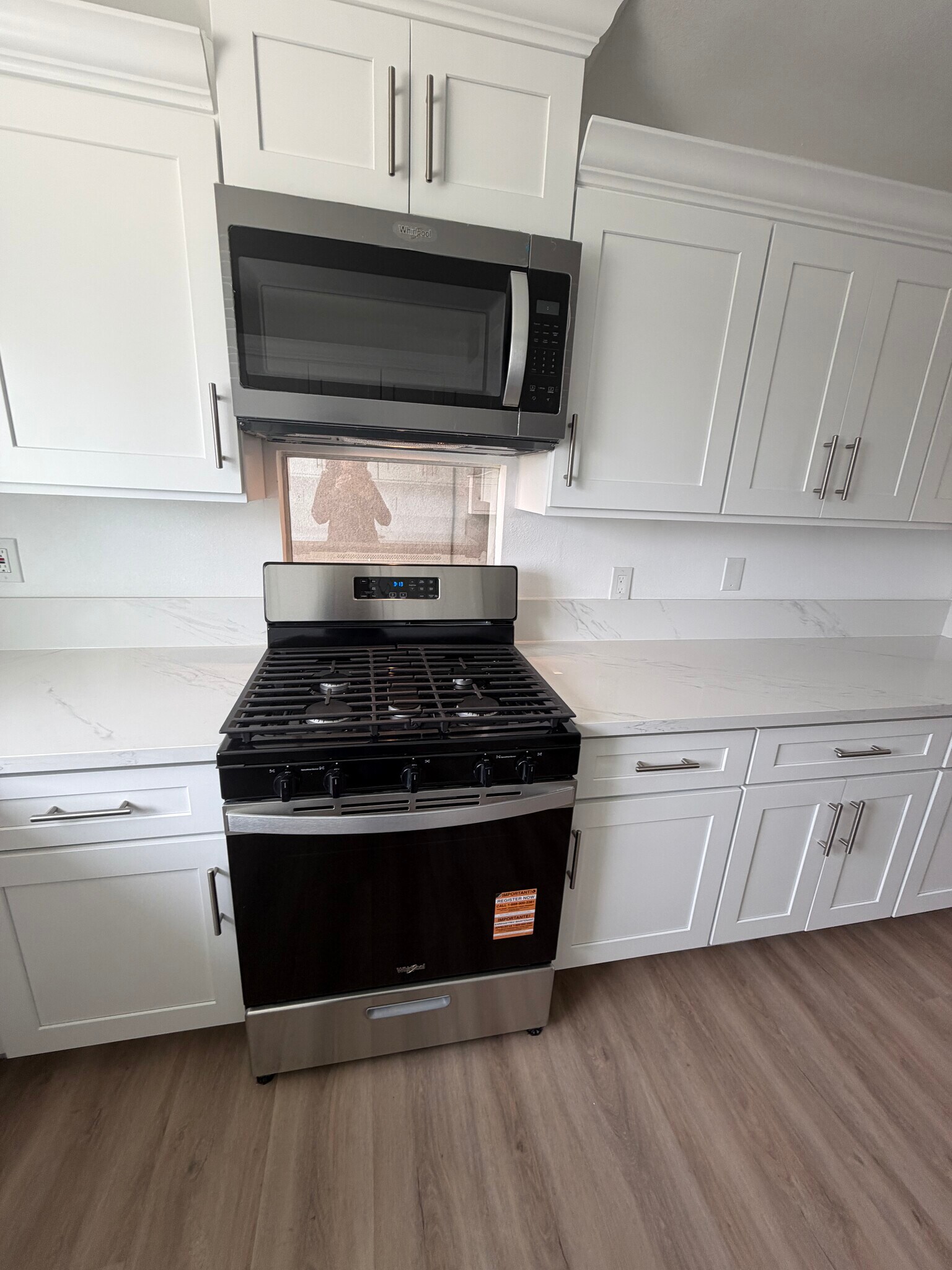 Building Photo - 1315 Ameluxen Ave