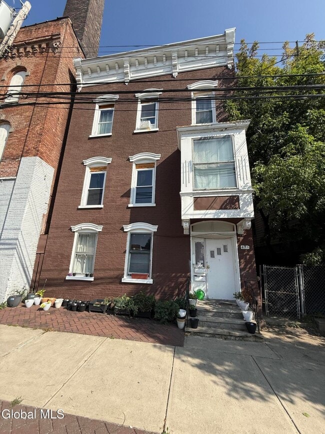 Building Photo - 486 4th St