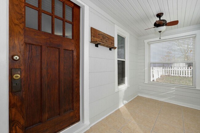 Building Photo - Charming Country Home — 4 Bed | 1 Bath | 1,500 Sq Ft