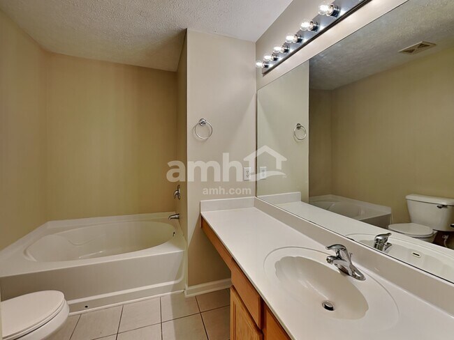 Building Photo - 2615 River Meade Way