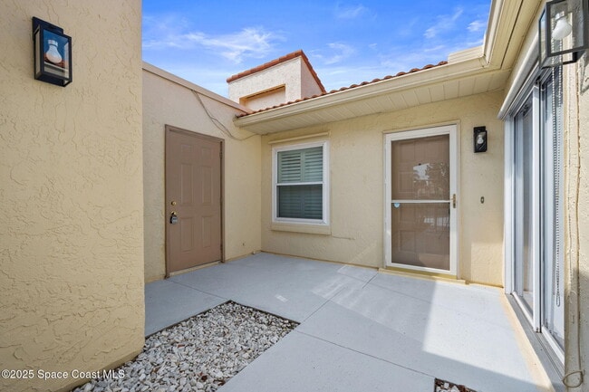 Building Photo - 763 Green Valley Ln