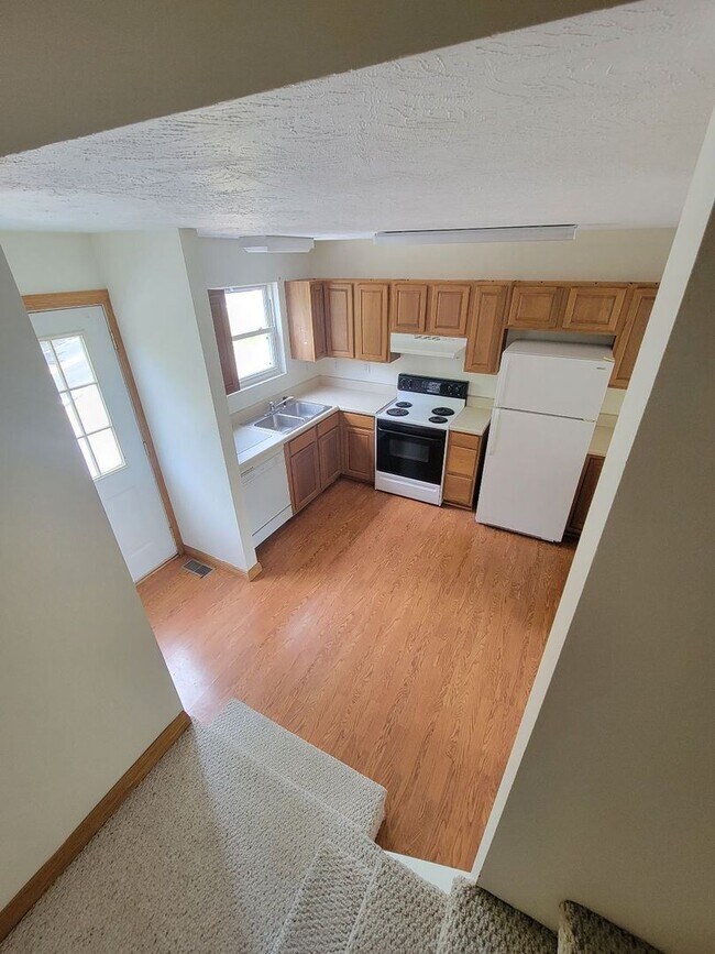 Building Photo - 2 br, 1.5 bath House - 3 Bakers Pointe