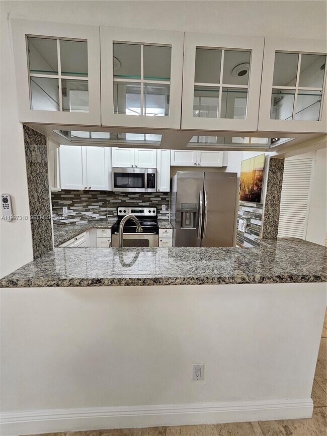 Building Photo - 9781 SW 138th Ave