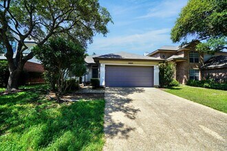 Building Photo - Beautiful Home in the desirable Shavano Ga...