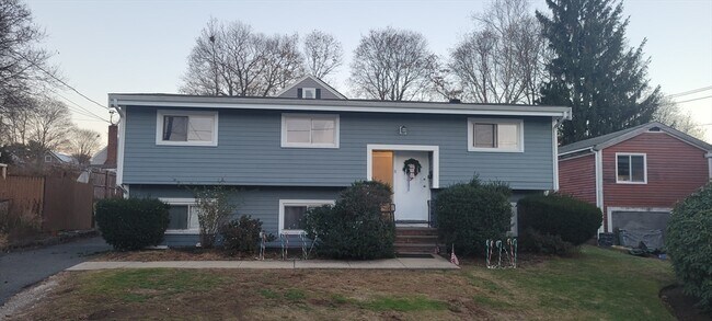 Primary Photo - 8 Glen Ave