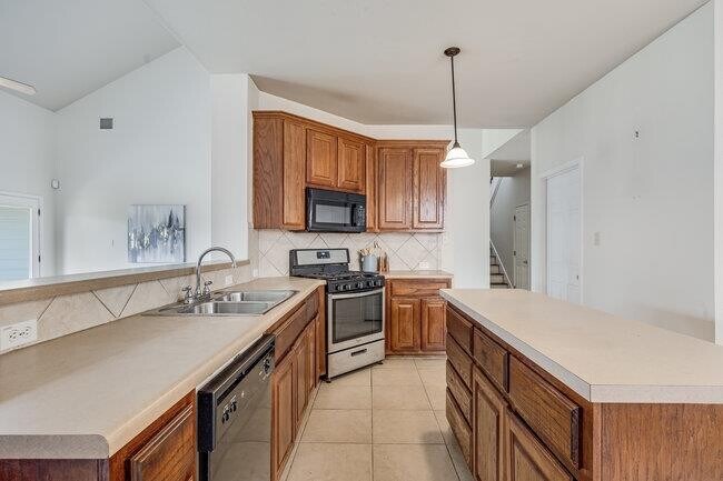Building Photo - 4001 Veiled Falls Dr
