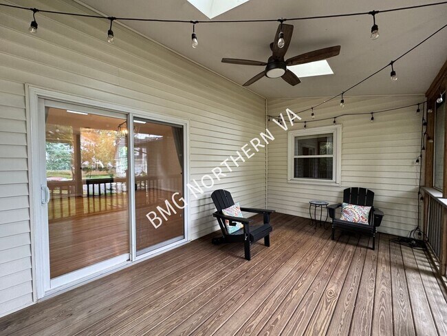 Building Photo - 1109 Hillcrest Dr SW