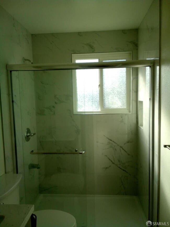 Building Photo - 3948 Majestic Dr