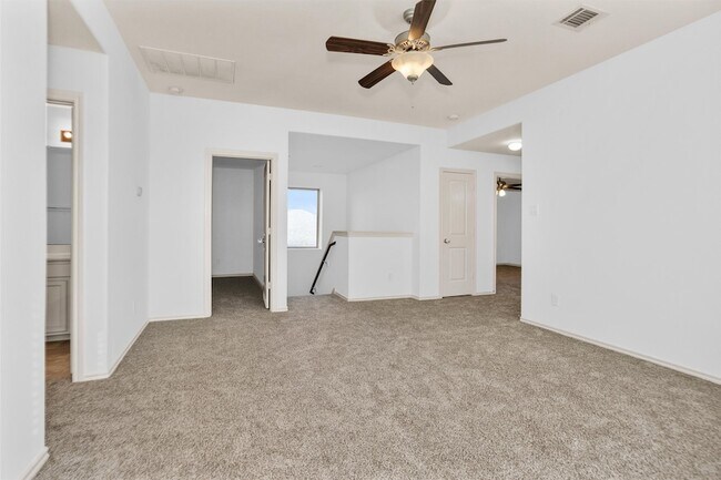Building Photo - 2730 Donellan Dr