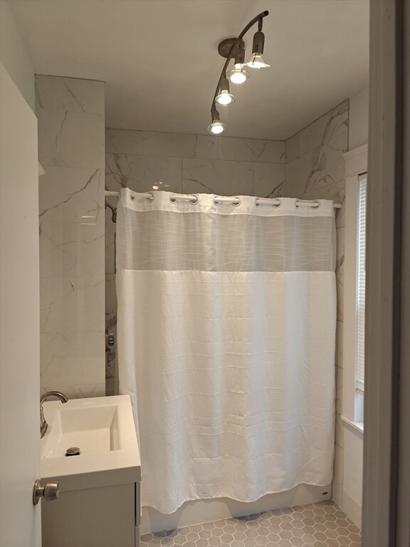 Building Photo - 452 Osborn St