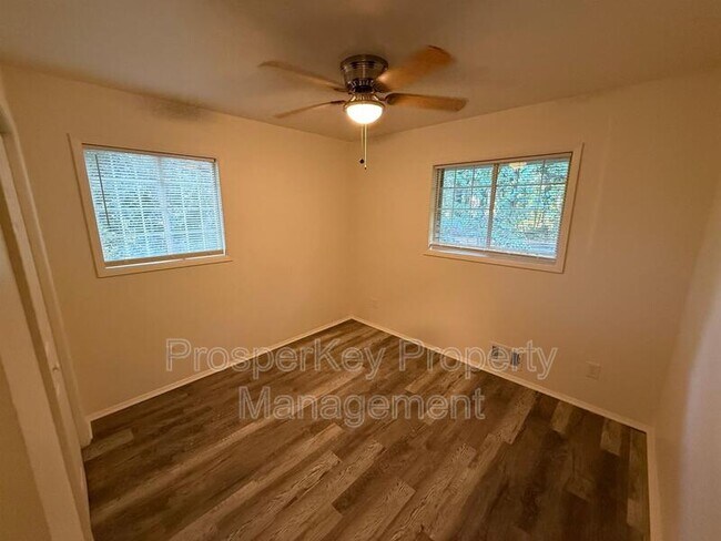 Building Photo - 1159 Tamarack Trail