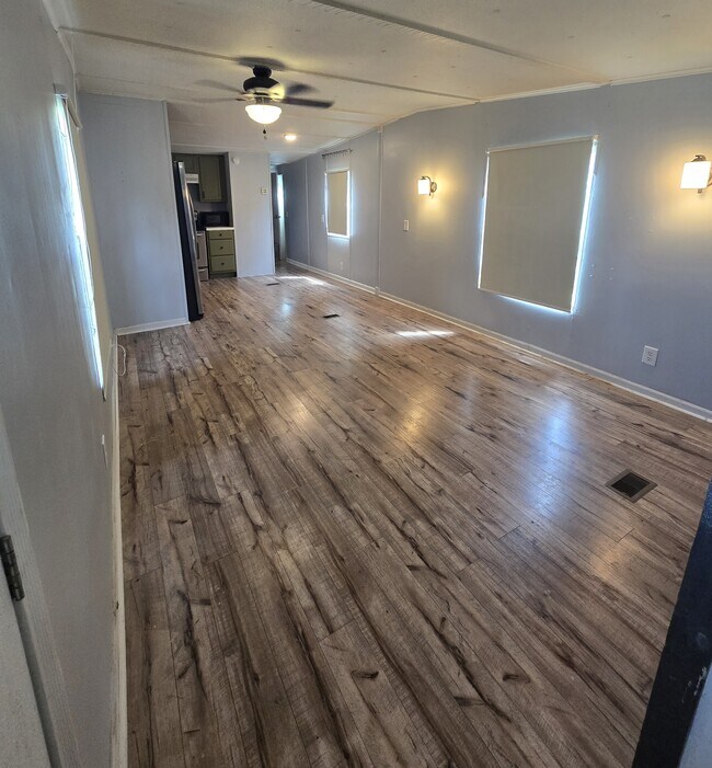 Building Photo - 8827 Deerwood Dr