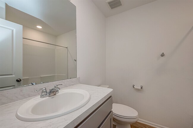 Building Photo - 18111 Robin Creek Dr