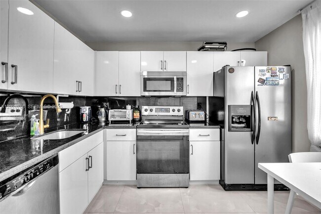 Building Photo - 3571 Magellan Cir