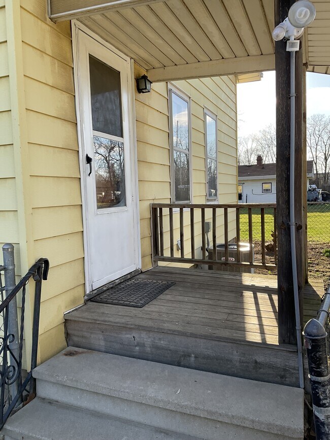 Building Photo - 2206 Brown St