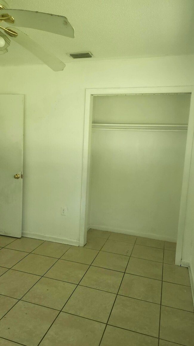 Building Photo - 3751 NW 36th St