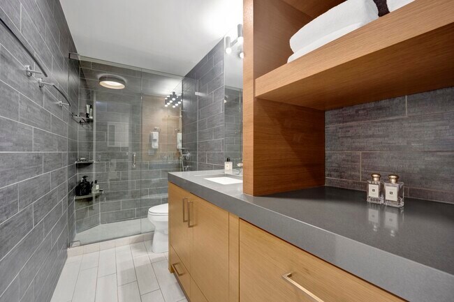 Building Photo - 30 E Huron St