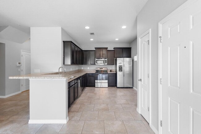 Building Photo - 6562 S Goldenrod Rd