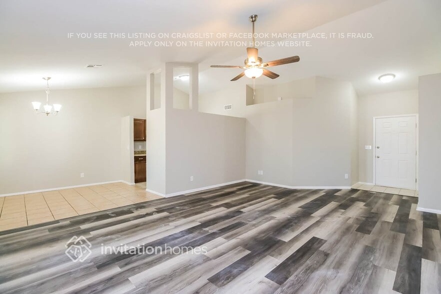 Building Photo - 2402 N Pleasant Dr