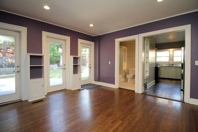 Building Photo - 4405 SW Condor Ave