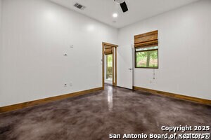 Building Photo - 1542 N Alamo St