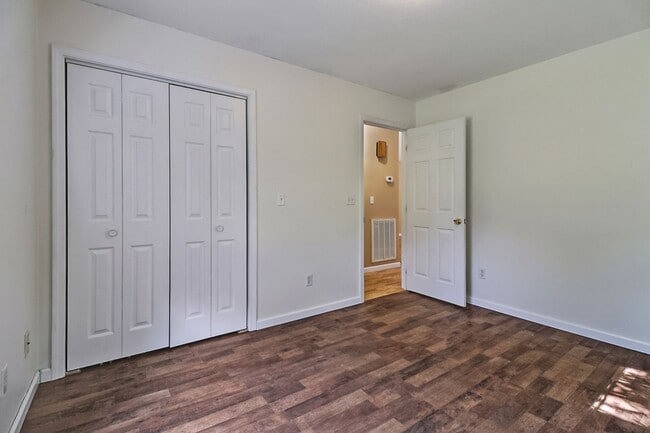 Building Photo - 2 bedroom / 2 bath + bonus room located in...