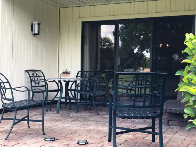 Building Photo - 29129 Bay Hollow Dr