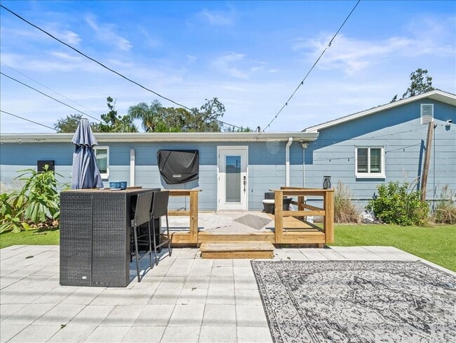 Building Photo - 2200 Capri Dr