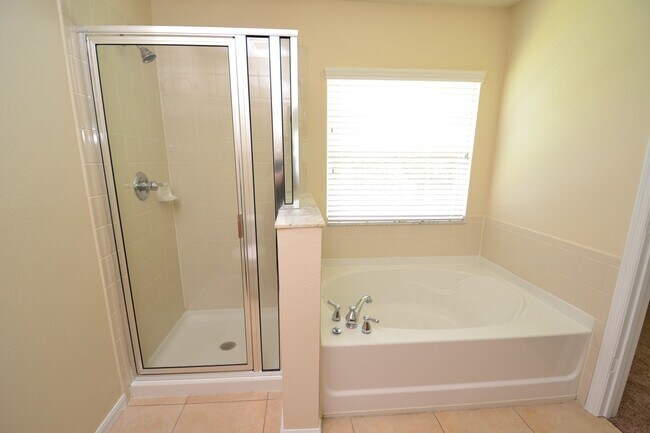 Building Photo - 408 Habitat Way