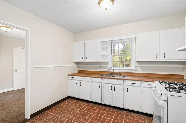 Building Photo - 1575 Marengo Dr