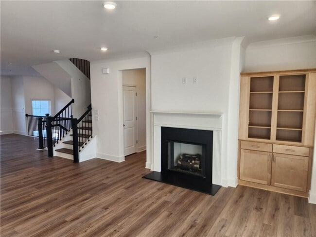 Building Photo - 404 Brodie Dr