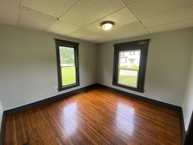 Building Photo - 104 Nicklas Ave