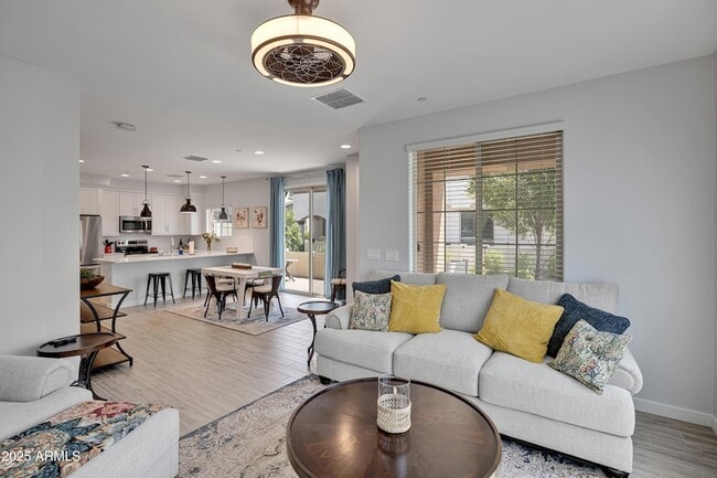 Building Photo - 4100 S Pinelake Way