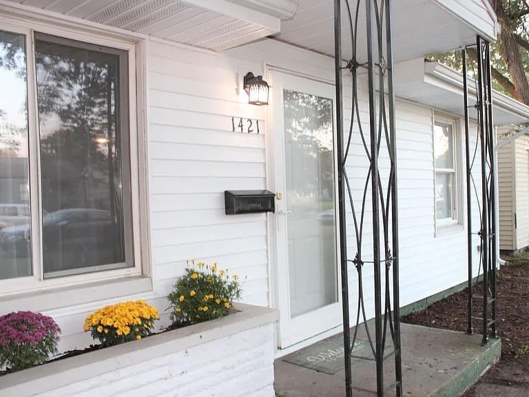 Building Photo - 1421 N Adams St