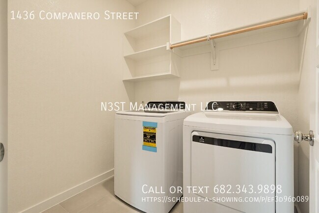 Building Photo - 1436 Companero St