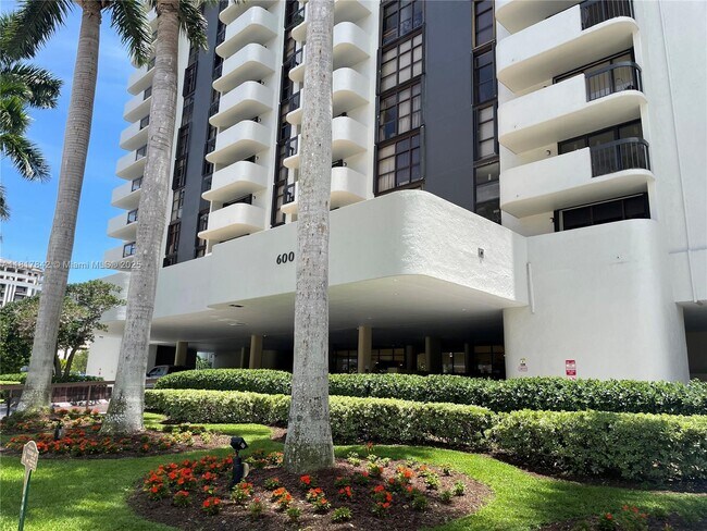 Building Photo - 600 Biltmore Way