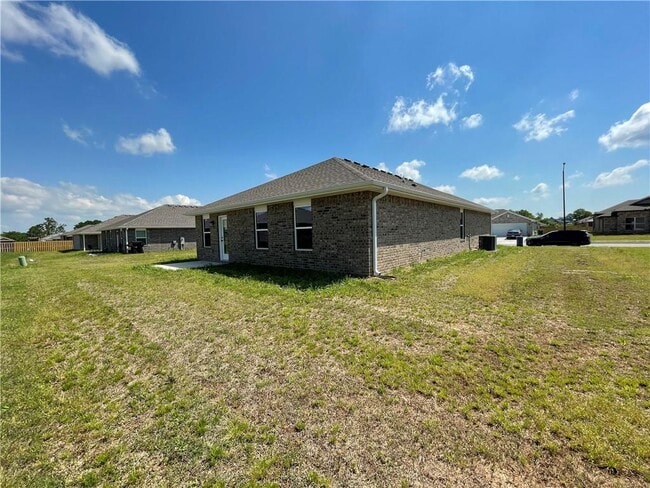 Building Photo - 900 S Green Heron Ln