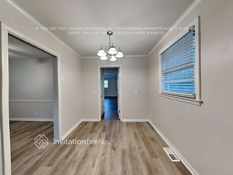 Building Photo - 562 Whispering Hills Dr