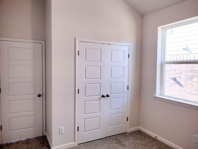 Building Photo - Beautiful 4 bedroom new build, it is a must see!!