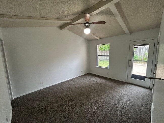 Building Photo - South Tulsa gem!