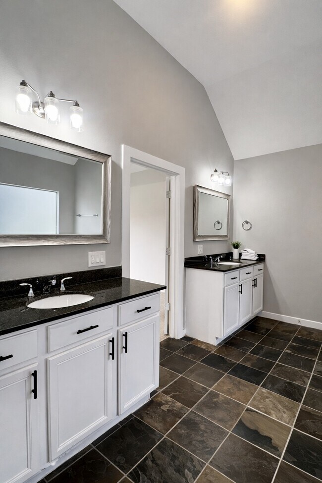 Building Photo - 1144 Patterson St