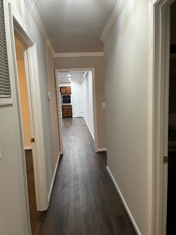 Building Photo - 301 Inglewood Dr