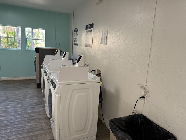 Building Photo - Come see this 1 bedroom, 1 bath condo for rent in Central Tampa!