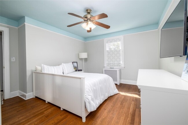 Building Photo - 2498 Rockville Centre Pkwy