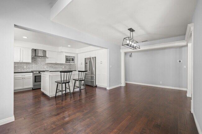 Building Photo - 15473 Lemay St