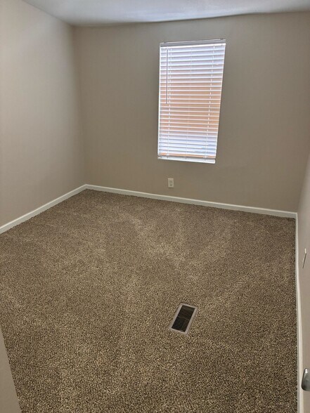 Building Photo - 1403 Darold Dr